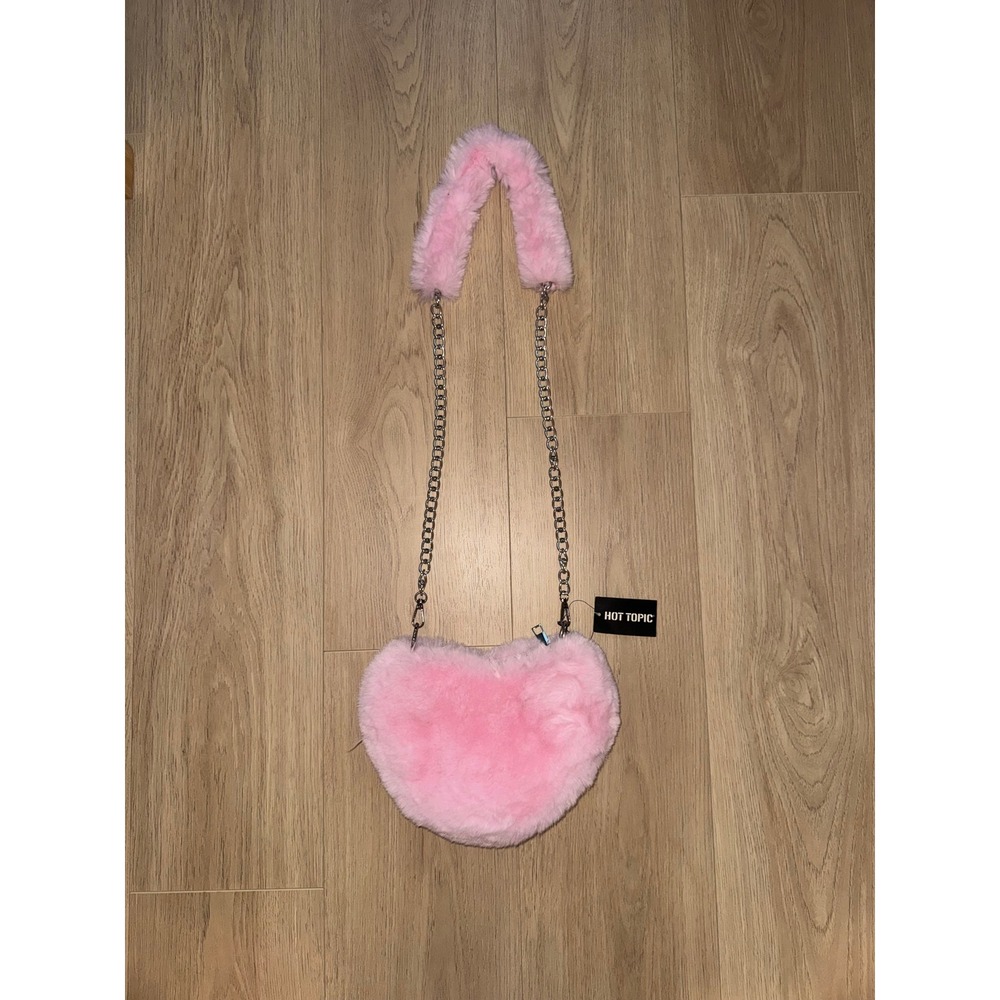 Hot Topic Pink Faux Fur‎ Heart Shaped Crossbody Bag Y2K Silver Chain Strap NWT